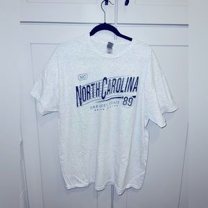 White North Carolina Tee Cotton Mint Condition Size: Men’s Large